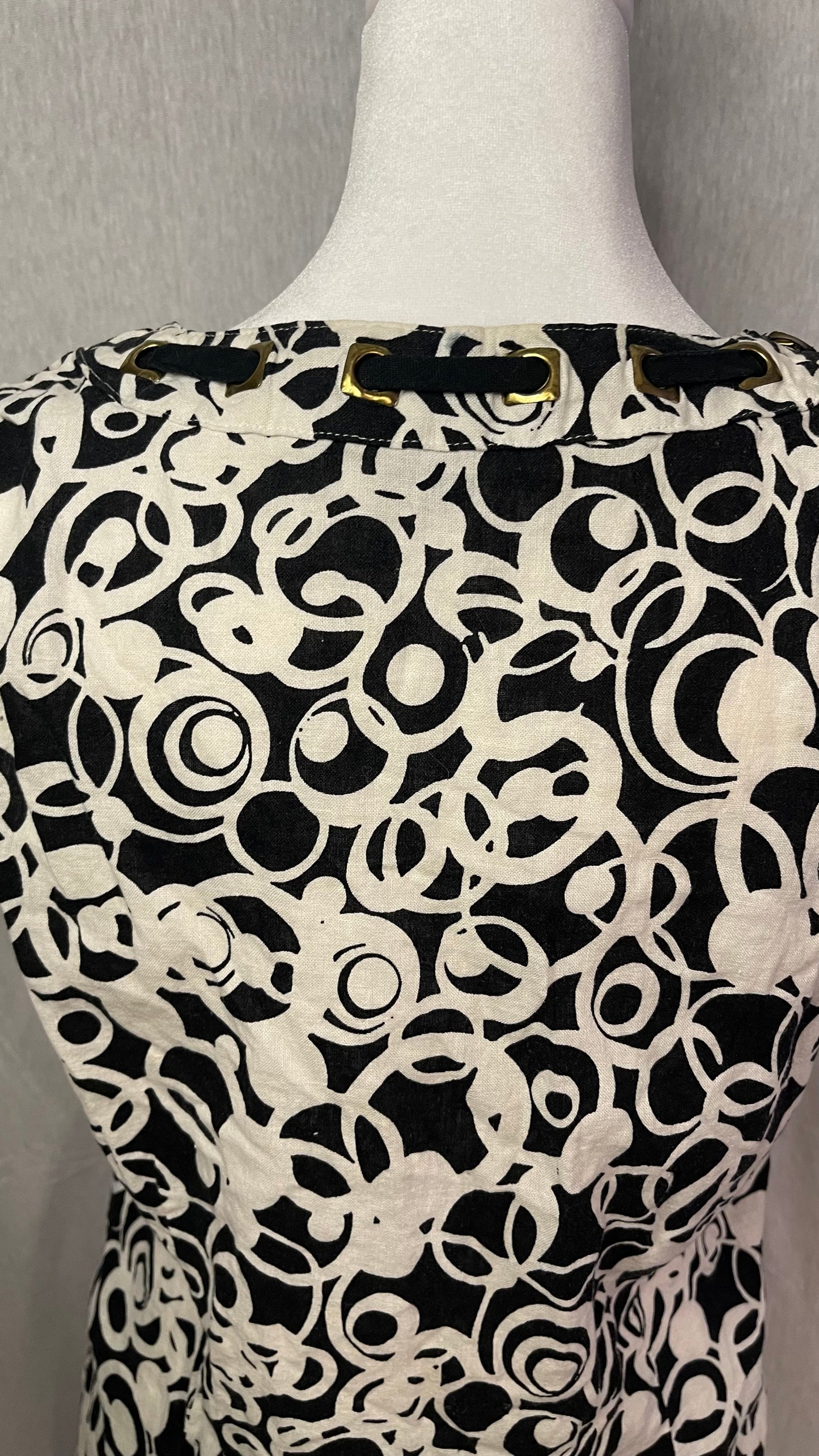 LG Black and White Geometric Top