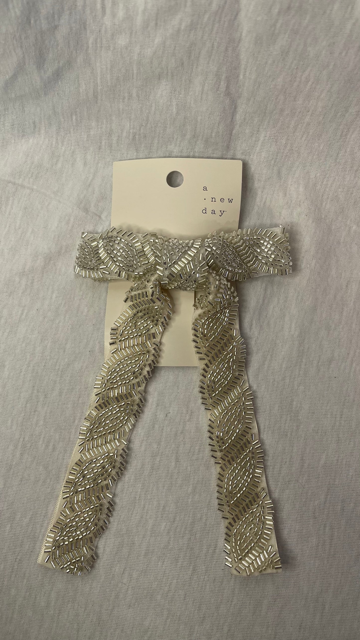 NWT / Girls Sequins Clip Bow
