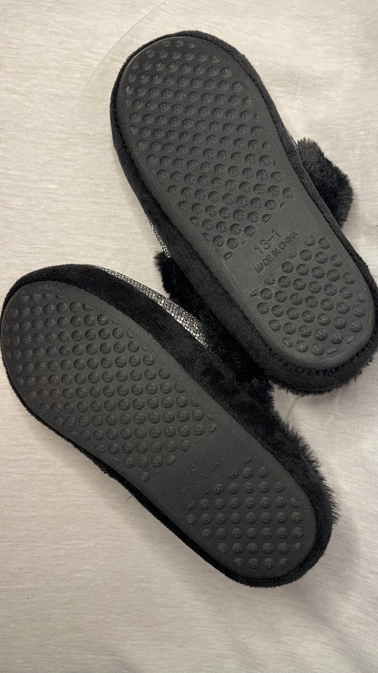 Size 13-1 Girls Justice Fuzzy Slippers