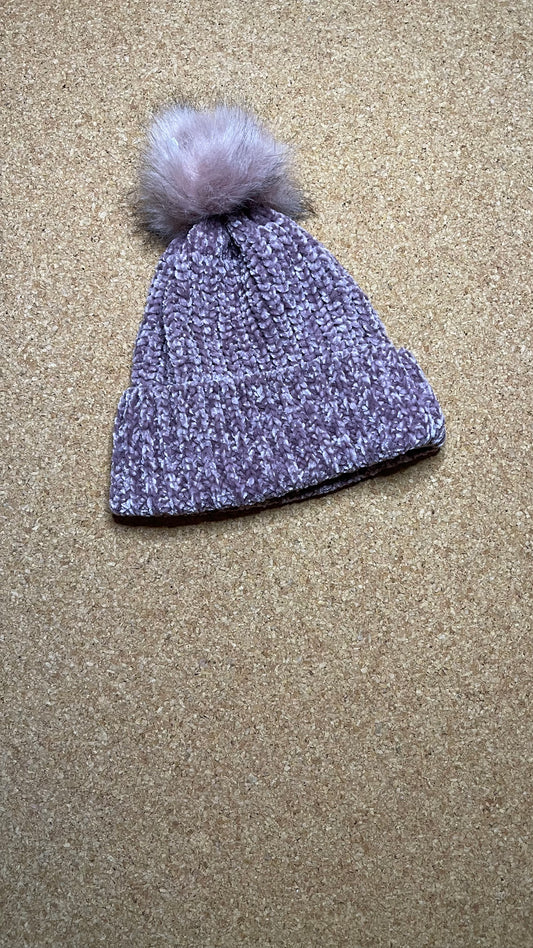 NWOT / Adults Lilac Purple Beanie