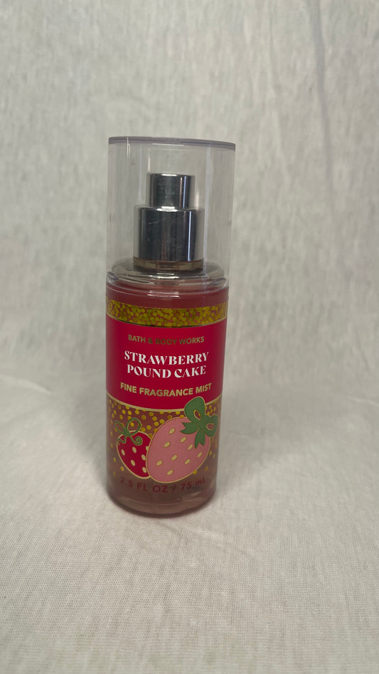 NWOT / Bath and Body Works Mini Strawberry Poundcake Body Spray