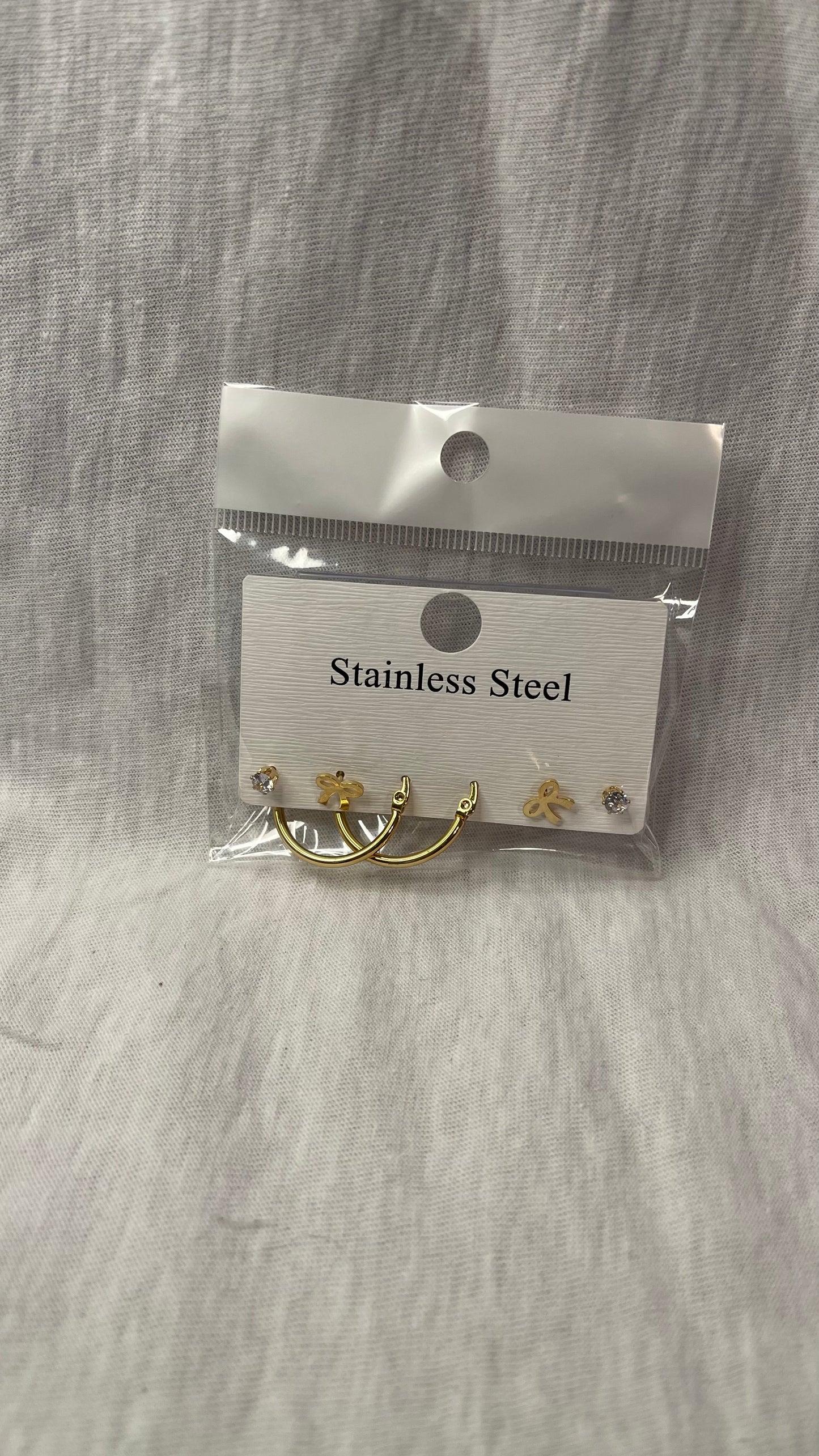 NWT / 3 pc Medium Hoop Gold Earring Set