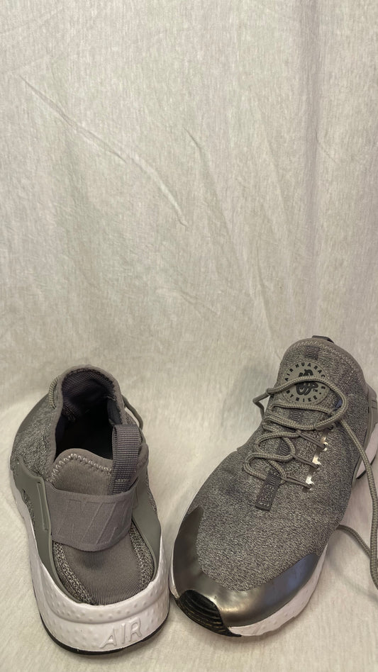 Size 10 1/2 Nike Air Tennis Shoes
