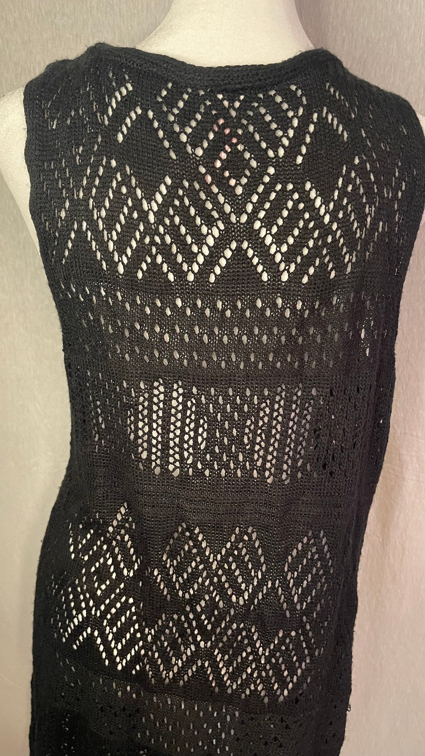 LG No Boundaries Black Knit Sleeveless Cardigan