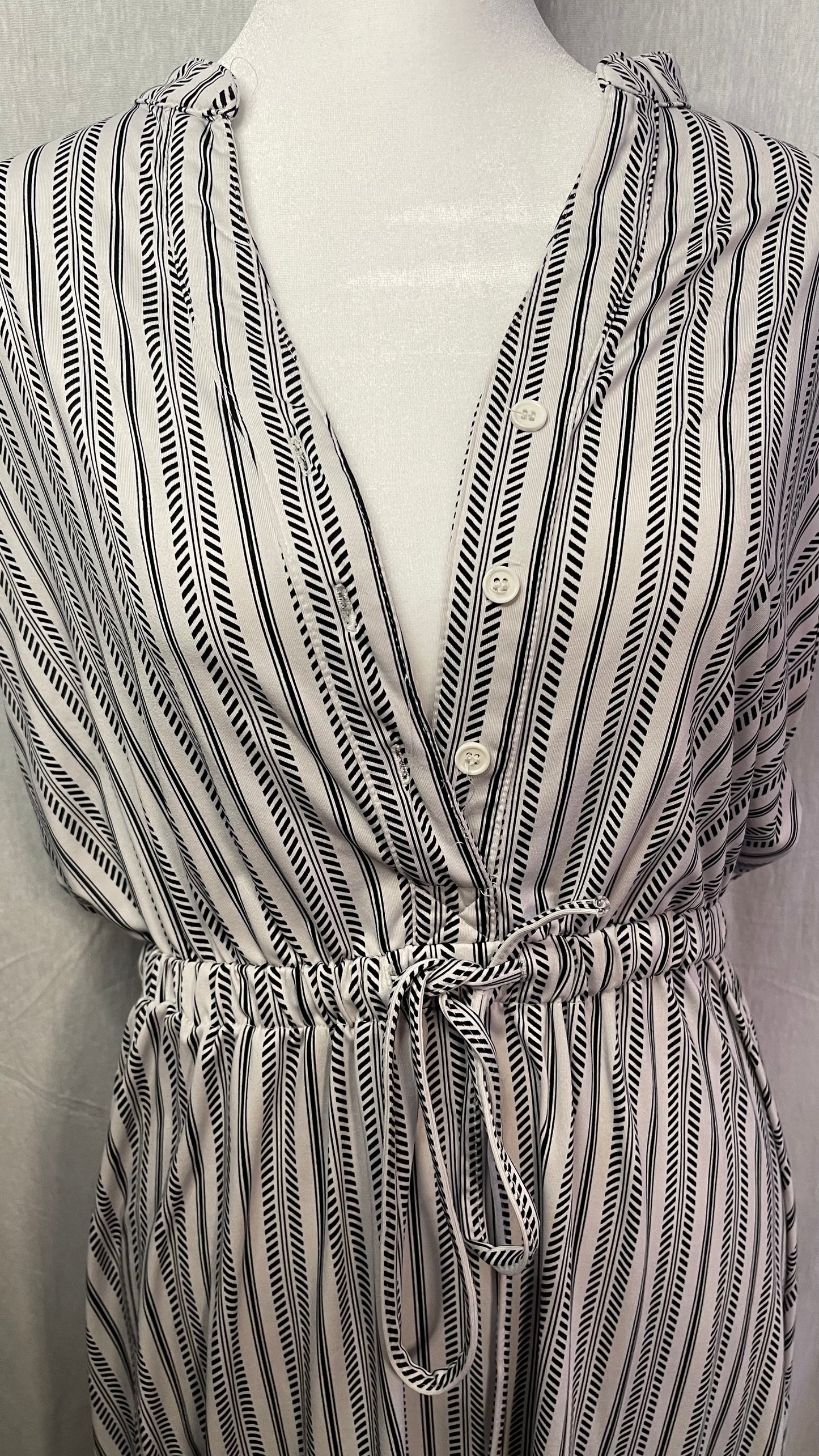 LAST CHANCE / LG Black and White Chevron Dress