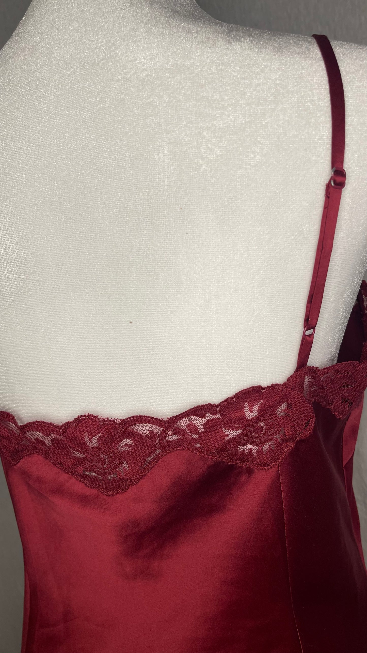 SIZE 6 Ann Taylor Red Lace Satin Cami