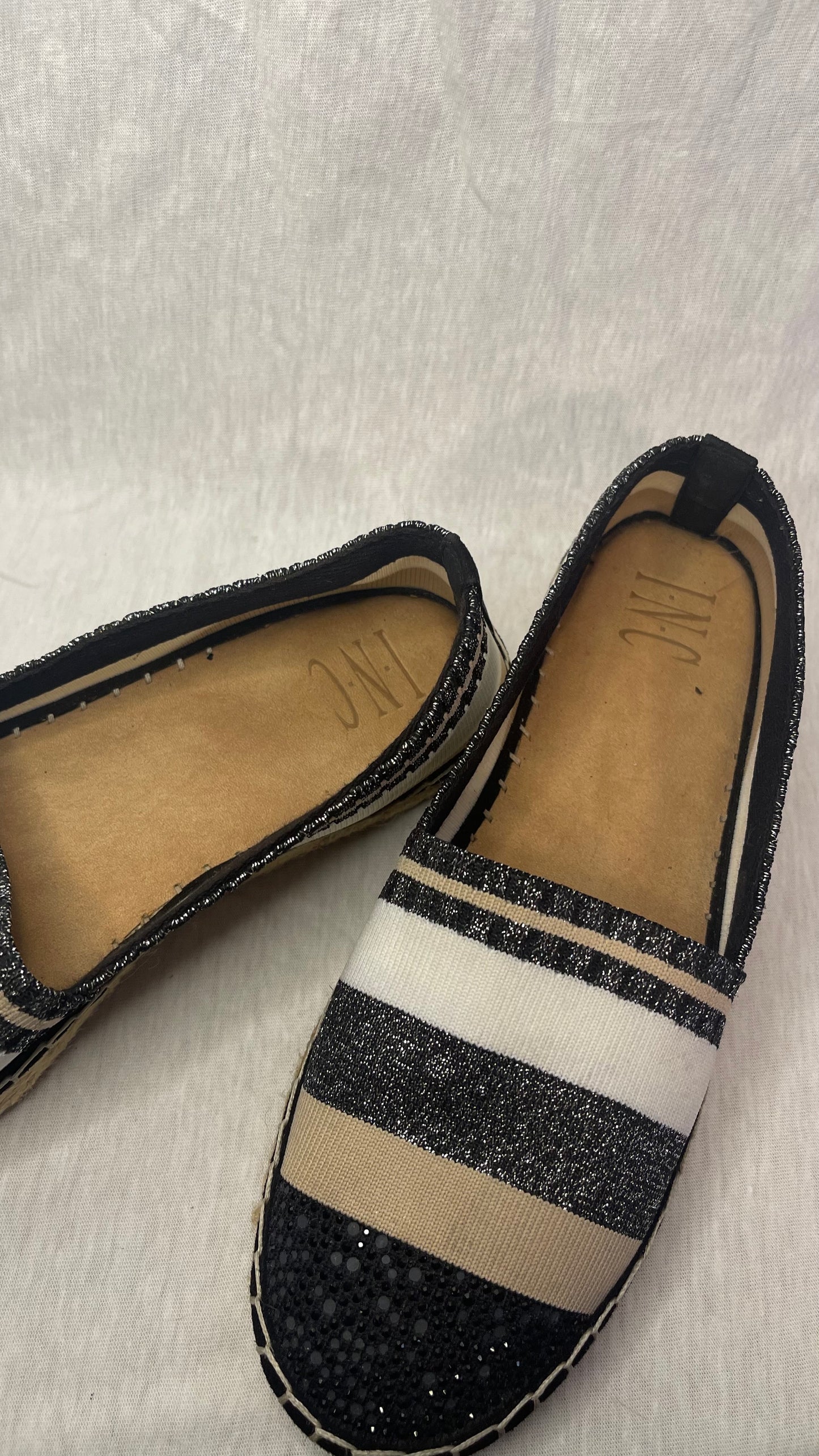 SIZE 7 1/2 Womens Striped Flats