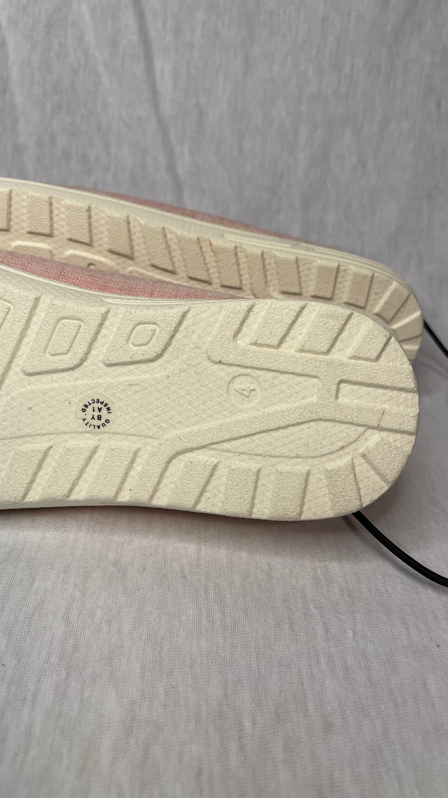 NWT / Girls Pink Casual Slide-on Shoes